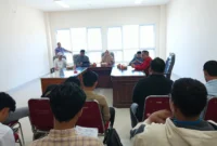 ETIK LEGISLATIF: Aktivis GTN melakukan audiensi dengan BK DPRD Sumenep untuk mengawal kasus pelanggaran etik anggota legislatif, Jumat (24/04/2026). (GTN for radarpantura.id)
