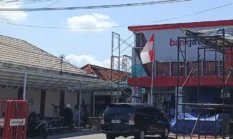 Proyek Renovasi Kantor Bank Jatim Cabang Sumenep Memakan Korban Jiwa