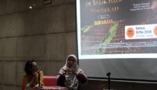 EDUKATIF: AJI Subaya dan AJI Jakarta menggelar nobar dan diskusi Film Dokumenter Di Balik Ilusi Tembakau di Kampus UKWM Surabaya, Selasa (19/05/2026). (Panitia for radarpantura.id)