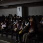 KRITIS: Sejumlah peserta menyaksikan penayangan Film Dokumenter Di Balik Ilusi Tembakau di Kampus UKWM Surabaya, Selasa (19/05/2026). (Panitia for radarpantura.id)