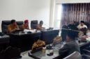 SERIUS: Anggota DPRD Sumenep menggelar rapat pansus. (DPRD Sumenep for radarpantura.id)