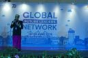 BERPRESTASI: Siswa SMAN 1 Sapeken, Agam Satriya, saat tampil di Panggung Global Future Leaders Network (GFLN) tingkat nasional di Jakarta. (Radarpantura.id/Istimewa)