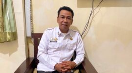 PIMPINAN: Kepala Dinas Lingkungan Hidup Sumenep, Anwar Syahroni Yusuf. (Miftahol Rosiqin/Radarpantura.id)