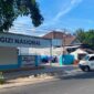 DAPUR MBG: Mobil operasional MBG masuk ke kawasan Dapur SPPG di Desa Kolor, Kecamatan/Kabupaten Sumenep, Selasa (28/7). (Miftahol Rosiqin/Radarpantura.id).