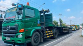 KENDARAAN: Truk besar berbahan bakal bio solar. (Moh Busri/Radarpantura.id)