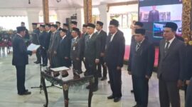 ABDI NEGARA: Bupati Fauzi melantik 25 pejabat Pemkab di Pendopo Agung Keraton Sumenep, Senin (13/7). (Radarpantura.id/Istimewa)
