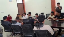 PENGAWASAN: Diskop UKM Perindag melakukan monev ke kawasan APHT Sumenep beberapa waktu lalu. (Diskop UKM Perindag Sumenep for Radarpantura.id)