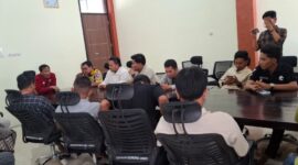 PENGAWASAN: Diskop UKM Perindag melakukan monev ke kawasan APHT Sumenep beberapa waktu lalu. (Diskop UKM Perindag Sumenep for Radarpantura.id)