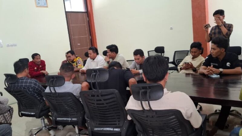 PENGAWASAN: Diskop UKM Perindag melakukan monev ke kawasan APHT Sumenep beberapa waktu lalu. (Diskop UKM Perindag Sumenep for Radarpantura.id)