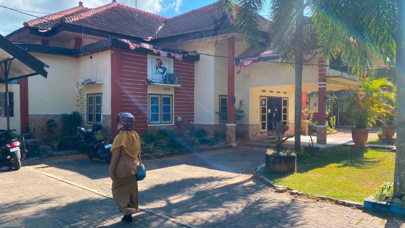 BANGUNAN: Kantor Diskop UKM Perindag Sumenep di Jalan Urip Sumoharjo No. 6, Dusun Mastasek, Pabian, Kecamatan Kota Sumenep, Kabupaten Sumenep. (Miftahol Rosiqin/Radarpantura.id)