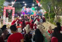 RAMAI: Masyarakat antusias menghadiri malam puncak Semarak Kemerdekaan Bimbel Gemilang Nusantara, Minggu (23/8). (Gemilang Nusantara for Radarpantura.id)