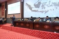 PERUMUSAN KEBIJAKAN: Forum rapat paripurna antara Eksekutif Pemerintah Kabupaten Sumenep bersama anggota DPRD pada Senin (12/10). (Humas Pemkab Sumenep for Radarpantura.id)