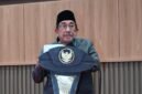 SERIUS: Wakil Bupati Sumenep, Imam Hasyim, membacakan nota keuangan pemerintah daerah saat rapat paripurna bersama anggota DPRD Sumenep, Senin (12/10). (Humas Pemkab Sumenep for Radarpantura.id)